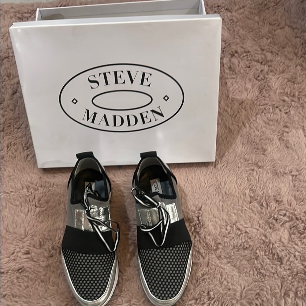 Steve Madden Black and Silver Sneakers Classic Style